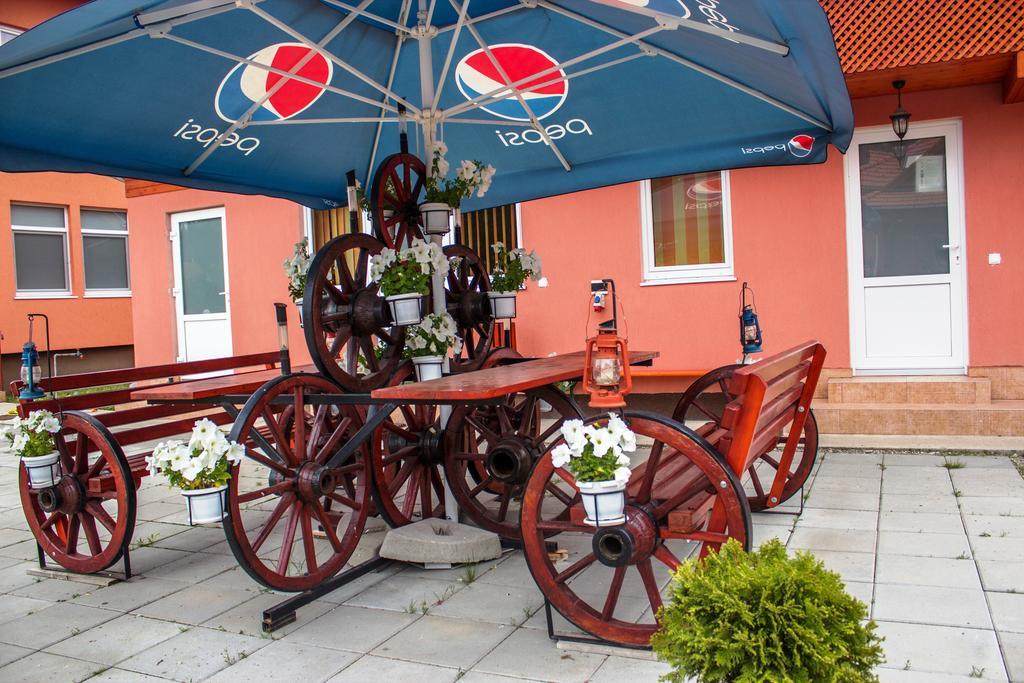 Picnic Panzio Bed & Breakfast Lunca de Sus Dış mekan fotoğraf
