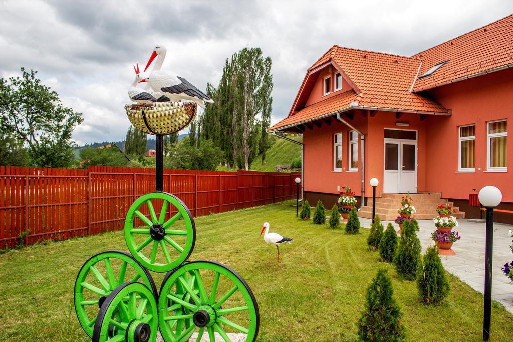 Picnic Panzio Bed & Breakfast Lunca de Sus Dış mekan fotoğraf