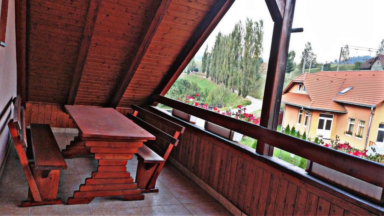 Picnic Panzio Bed & Breakfast Lunca de Sus Dış mekan fotoğraf